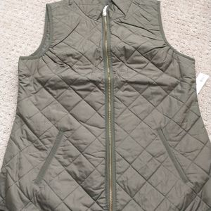 NWT Old Navy Puffer Vests